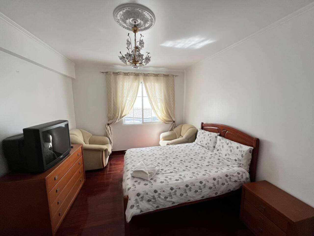 Comfortable 2-Bedroom Apartment For Relaxing Stays Funchal  Kültér fotó