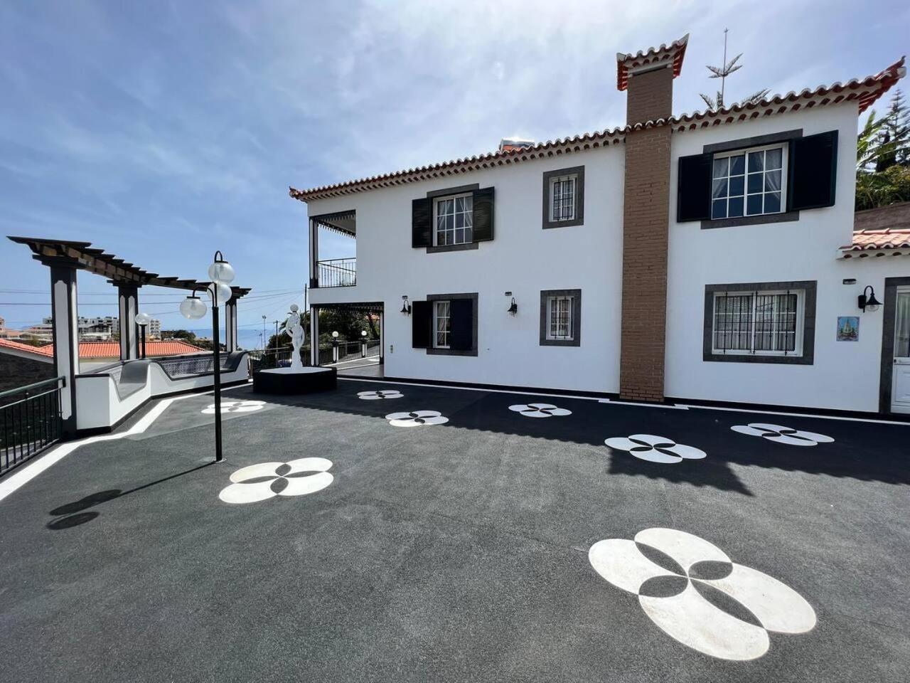 Comfortable 2-Bedroom Apartment For Relaxing Stays Funchal  Kültér fotó