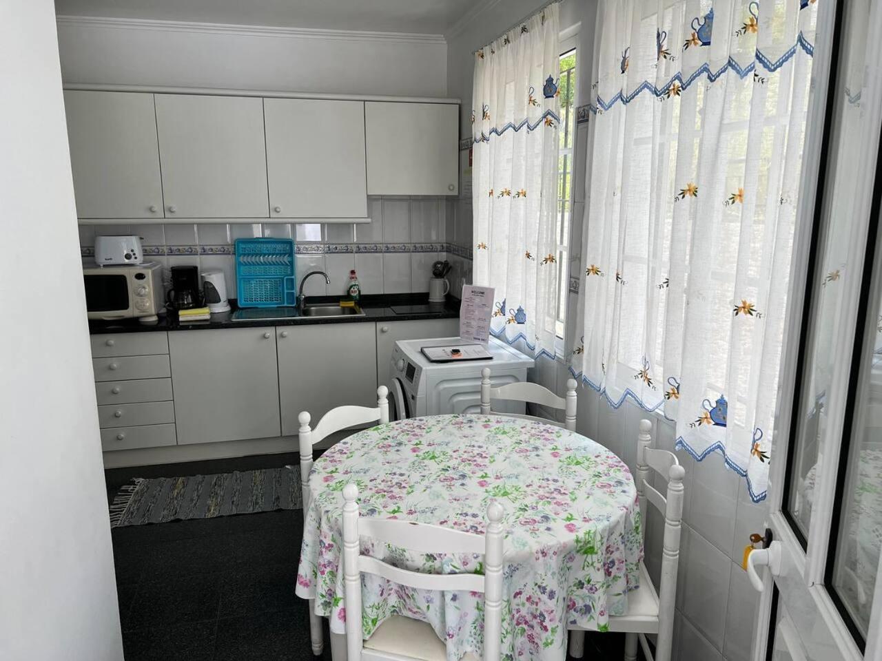 Comfortable 2-Bedroom Apartment For Relaxing Stays Funchal  Kültér fotó