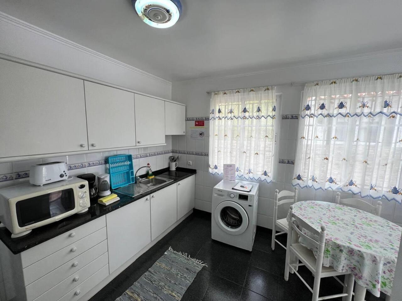 Comfortable 2-Bedroom Apartment For Relaxing Stays Funchal  Kültér fotó