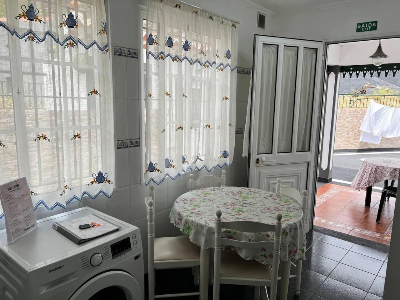 Comfortable 2-Bedroom Apartment For Relaxing Stays Funchal  Kültér fotó